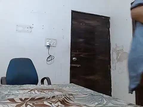 Snapshot of soya_queen chatting on 10.24.25 soya queen online show from 10.24.25