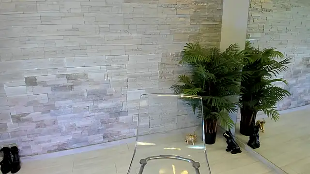 Snapshot of AngelInSinn chatting on 10.07.25 AngelInSinn online show from 10.07.25