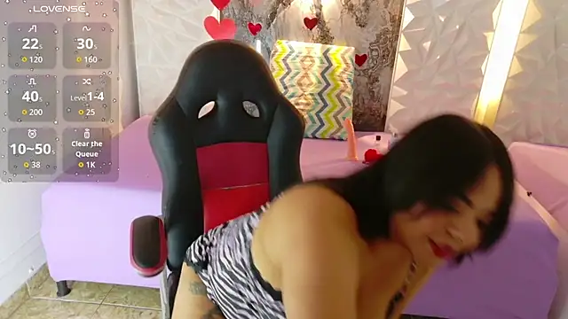 Snapshot of Luciana_r chatting on 09.24.25 Luciana r online show from 09.24.25