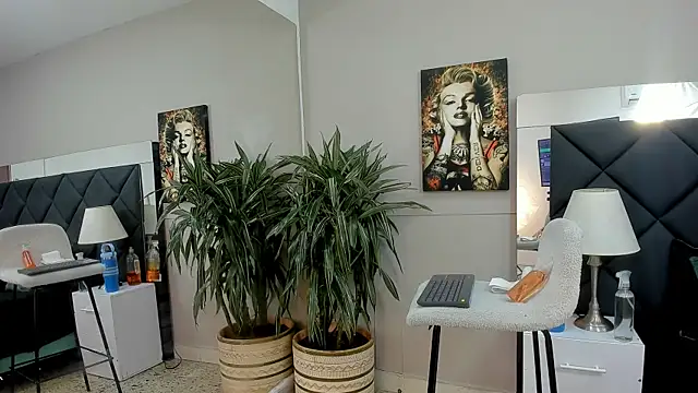 Snapshot of emilio_brandon chatting on 11.05.25 emilio brandon online show from 11.05.25