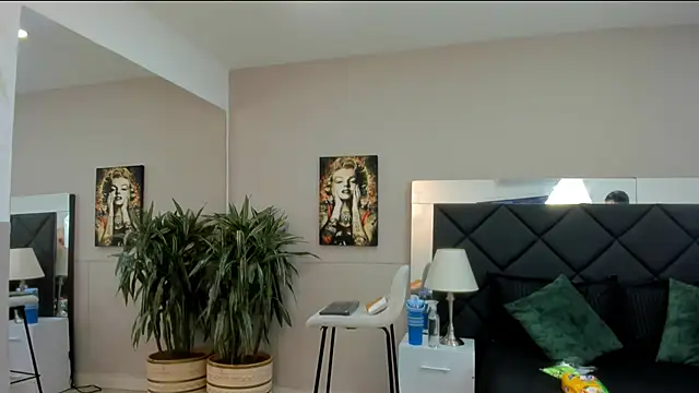 Snapshot of emilio_brandon chatting on 11.08.25 emilio brandon online show from 11.08.25