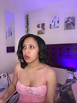 Snapshot of Esmeraldagh_ chatting on 09.17.25 Esmeraldagh online show from 09.17.25