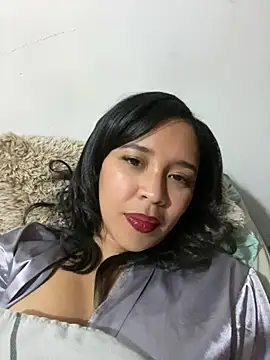 Snapshot of Esmeraldagh_ chatting on 09.18.25 Esmeraldagh online show from 09.18.25