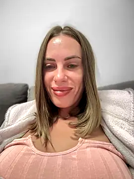 Snapshot of _JessyRey_ chatting on 10.03.25 JessyRey online show from 10.03.25