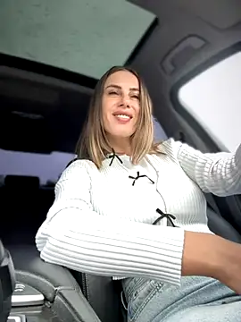 Snapshot of _JessyRey_ chatting on 10.06.25 JessyRey online show from 10.06.25