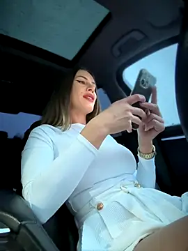 Snapshot of _JessyRey_ chatting on 11.04.25 JessyRey online show from 11.04.25