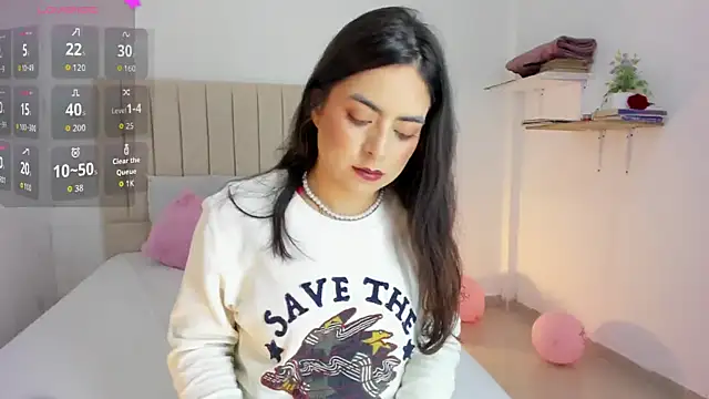 Snapshot of sashaa_petit chatting on 10.02.25 sashaa petit online show from 10.02.25