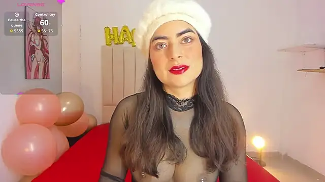 Snapshot of sashaa_petit chatting on 10.10.25 sashaa petit online show from 10.10.25