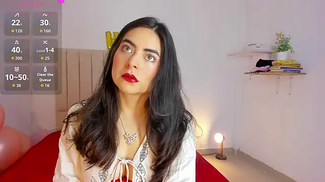 Snapshot of sashaa_petit chatting on 10.15.25 sashaa petit online show from 10.15.25