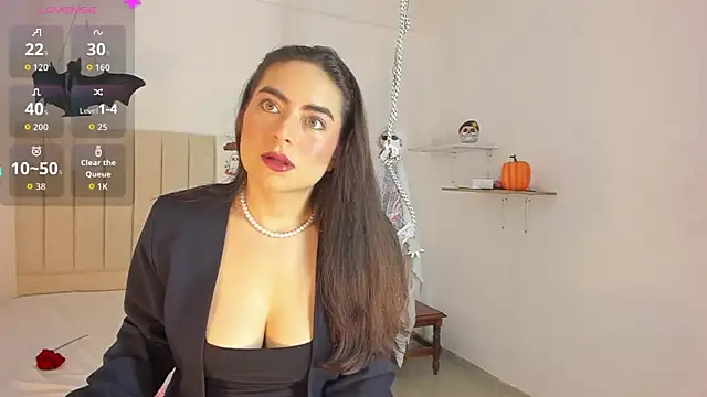 Snapshot of sashaa_petit chatting on 11.01.25 sashaa petit online show from 11.01.25