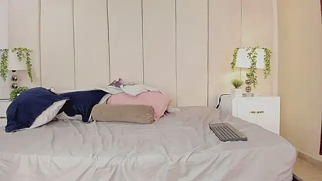 college muscle ass1 online show from 09.27.25