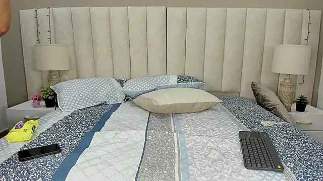 college muscle ass1 online show from 10.13.25