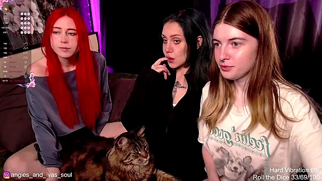 Snapshot of Threesomebabes chatting on 10.07.25 Threesomebabes online show from 10.07.25