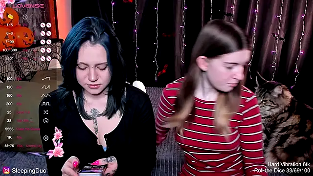 Snapshot of Threesomebabes chatting on 10.23.25 Threesomebabes online show from 10.23.25