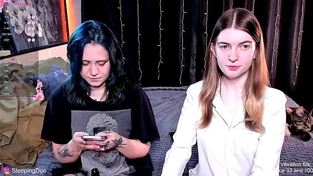 Snapshot of Threesomebabes chatting on 11.07.25 Threesomebabes online show from 11.07.25