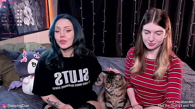 Snapshot of Threesomebabes chatting on 11.10.25 Threesomebabes online show from 11.10.25