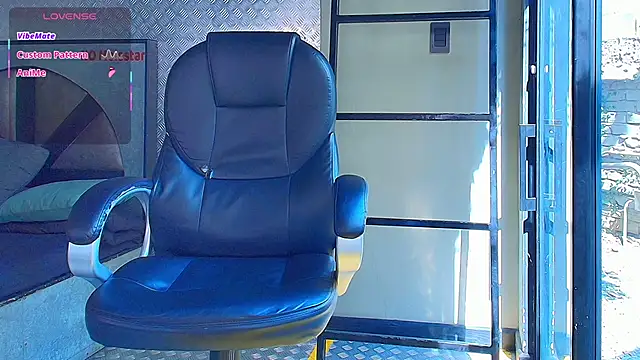 Snapshot of MarcusRain_ chatting on 09.17.25 MarcusRain online show from 09.17.25