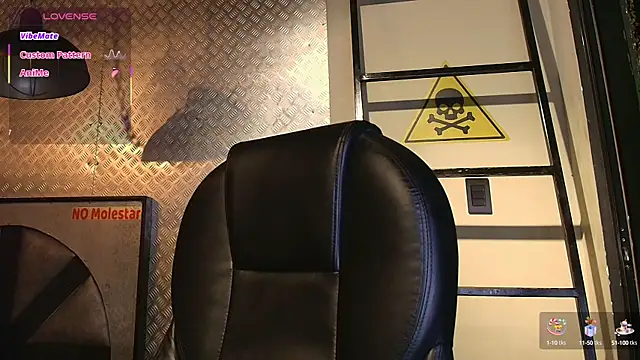 Snapshot of MarcusRain_ chatting on 10.10.25 MarcusRain online show from 10.10.25