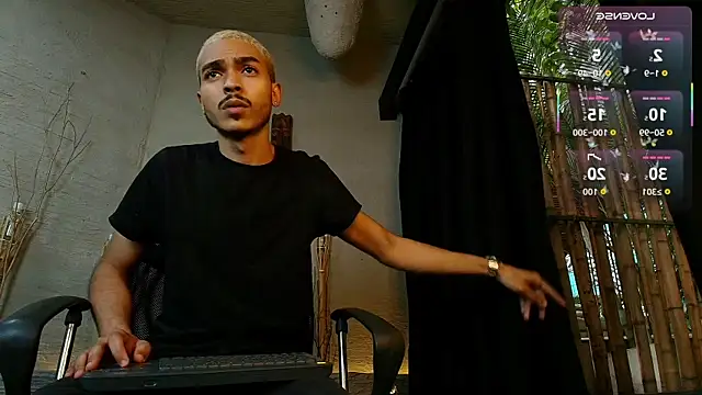 Snapshot of MarcusRain_ chatting on 10.15.25 MarcusRain online show from 10.15.25