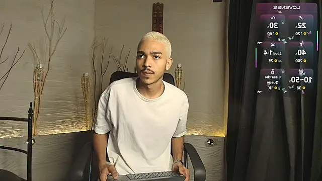 Snapshot of MarcusRain_ chatting on 10.19.25 MarcusRain online show from 10.19.25