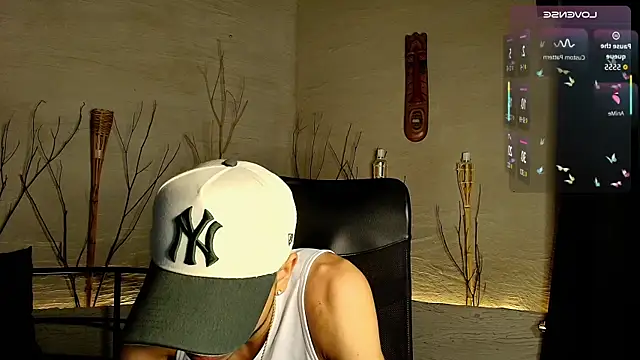 Snapshot of MarcusRain_ chatting on 10.24.25 MarcusRain online show from 10.24.25