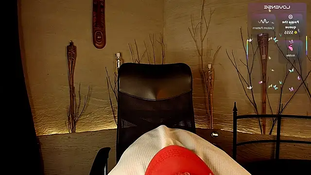 Snapshot of MarcusRain_ chatting on 11.02.25 MarcusRain online show from 11.02.25