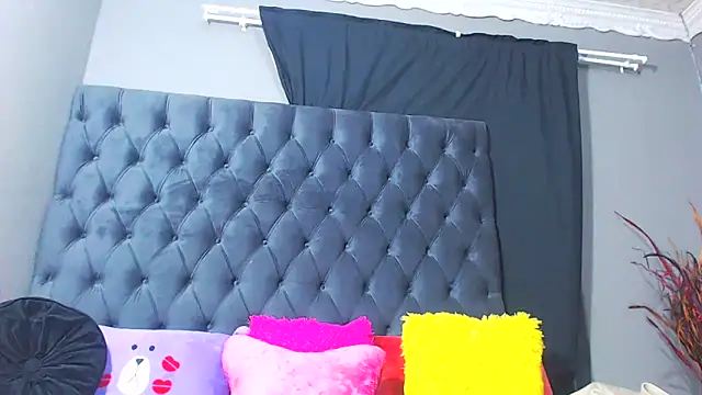 LoloQueen5 online show from 01.05.26