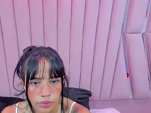 Snapshot of hazel_18_ chatting on 10.03.25 hazel 18 online show from 10.03.25