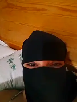 Snapshot of Forla-40 chatting on 10.22.25 Forla-40 online show from 10.22.25