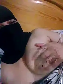 Snapshot of Forla-40 chatting on 10.22.25 Forla-40 online show from 10.22.25