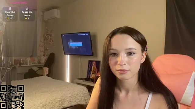 EllaSimonss online show from 09.18.25