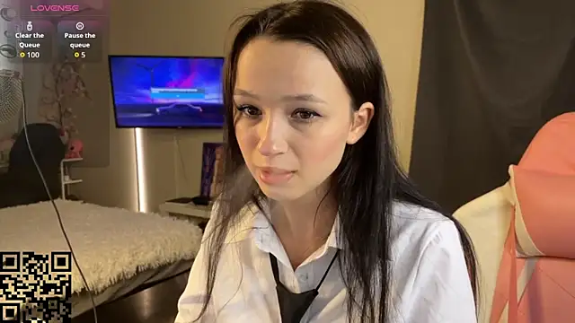 EllaSimonss online show from 09.19.25