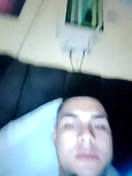 Snapshot of gaeldavid chatting on 09.11.25 gaeldavid online show from 09.11.25