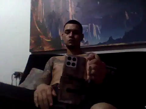 Snapshot of gaeldavid chatting on 10.29.25 gaeldavid online show from 10.29.25