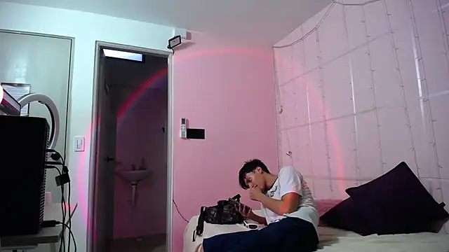 Justin gray  online show from 10.03.25