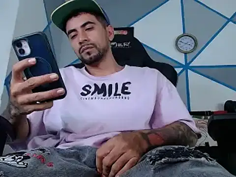 Snapshot of David_smile23 chatting on 09.16.25 David smile23 online show from 09.16.25