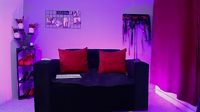 Snapshot of Daphne_Clarke chatting on 10.14.25 Daphne Clarke online show from 10.14.25