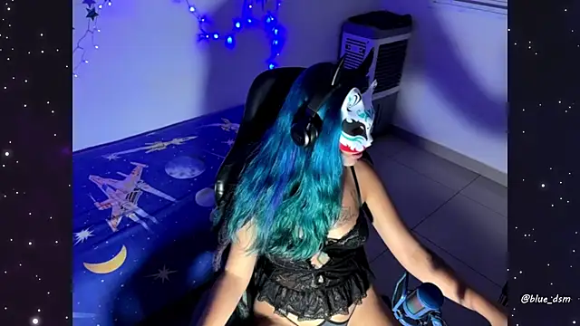Snapshot of bluesubmissive chatting on 05.28.26 bluesubmissive online show from 05.28.26