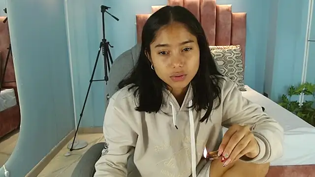 Milaa Star  online show from 02.12.26