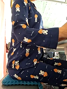 Snapshot of irina_hana chatting on 11.17.25 irina hana online show from 11.17.25