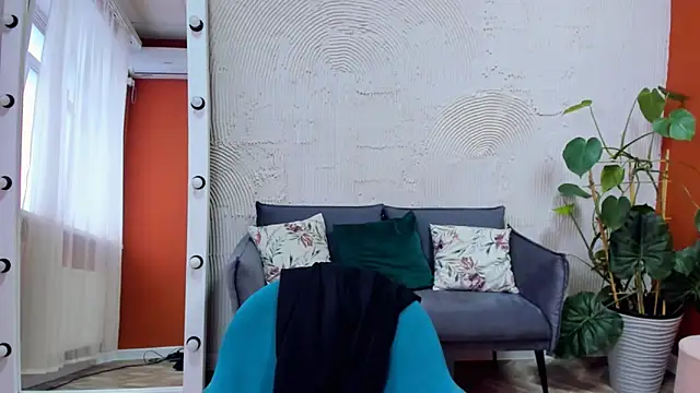 Snapshot of Vel1ka chatting on 10.26.25 Vel1ka online show from 10.26.25