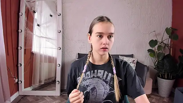 Snapshot of Vel1ka chatting on 11.01.25 Vel1ka online show from 11.01.25