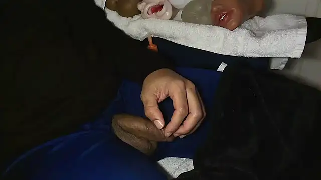 Snapshot of GRiZZLYBONE chatting on 02.11.26 GRiZZLYBONE online show from 02.11.26