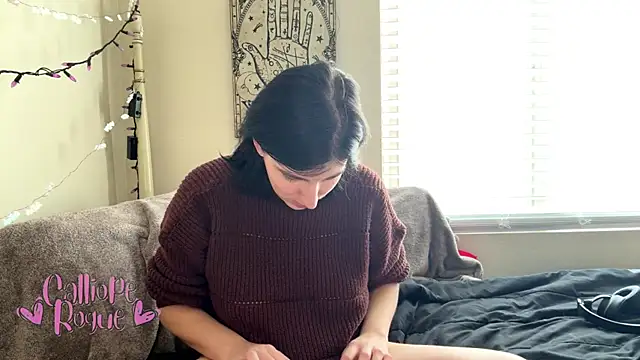 Snapshot of callioperogue chatting on 11.18.25 callioperogue online show from 11.18.25