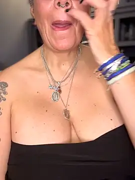 Snapshot of dieseldame1313 chatting on 02.02.26 dieseldame1313 online show from 02.02.26