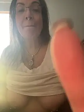 Snapshot of dieseldame1313 chatting on 03.01.26 dieseldame1313 online show from 03.01.26