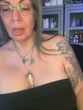 Snapshot of dieseldame1313 chatting on 03.02.26 dieseldame1313 online show from 03.02.26