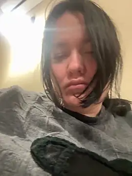 Snapshot of SunnyLeila2101 chatting on 10.18.25 SunnyLeila2101 online show from 10.18.25