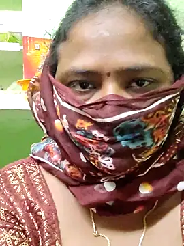 Snapshot of Tamilreethu chatting on 09.21.25 Tamilreethu online show from 09.21.25