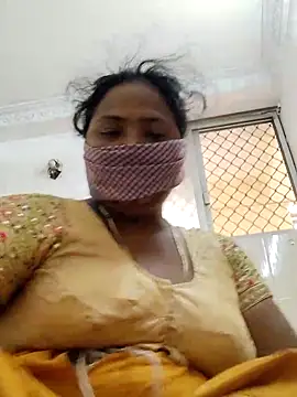 Snapshot of Tamilreethu chatting on 10.01.25 Tamilreethu online show from 10.01.25